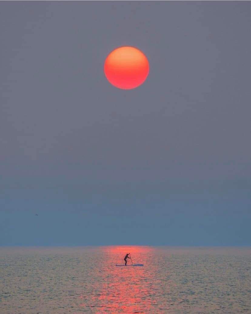 Right place, right time. 😍

📍 Nanaimo #CanadaFires

Photo by Joshua Palmer