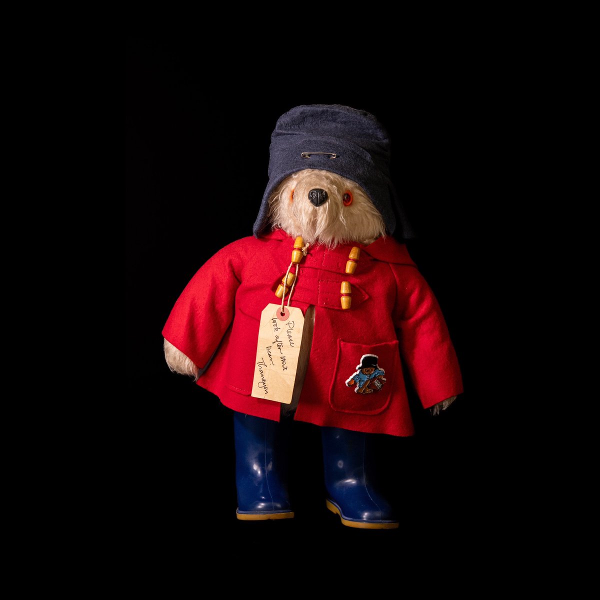 ~The Travelling Auctioneers ~ Tuesday 5th September
We are thrilled to announce that we are taking part in the BBC series of The Travelling Auctioneers. Lot 67 ~ A vintage Paddington Bear with Dunlop wellingtons.
bit.ly/44sUOJd 
@apauctioneers 
#thetravellingauctioneers