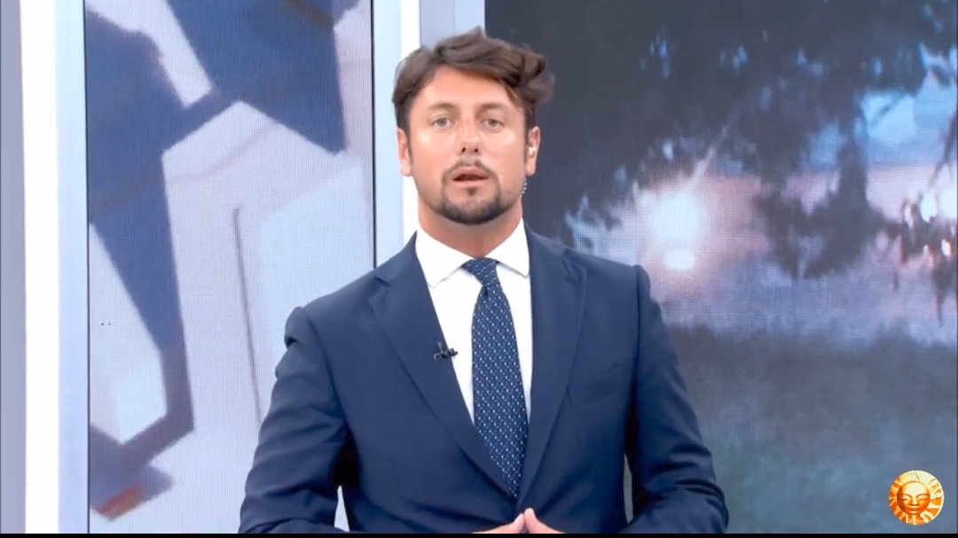 ArtemiosMi's tweet photo. #Giambruno è la misura del livello culturale della sua compagna. https://t.co/MBRBA18Np2