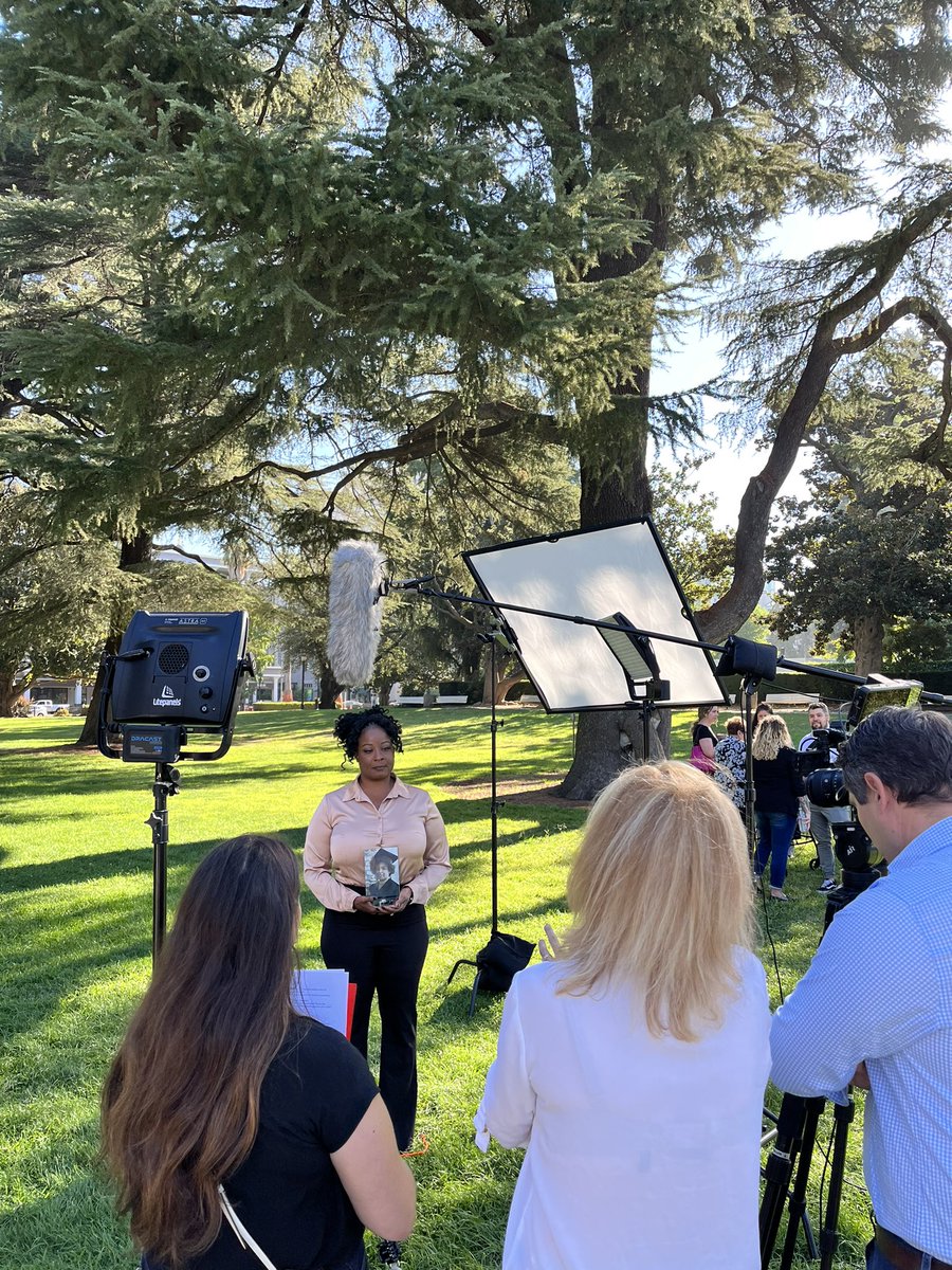 PORACalifornia's tweet photo. #PORAC is proud to have joined @CrimeVictimsCa &amp; @Cal_DAA at their press conference this morning opposing #SB94. Hearing crime victims, electeds, &amp; law enforcement leaders explain how this bill would harm Californians makes it clear that we must stand together to #StopSB94. https://t.co/xng6cbjNY0
