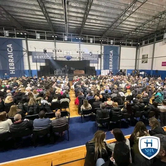 Hebraica: Martín Seefeld presentó la obra de teatro ''Holter'' 
#Hebraica <a href="/hebraicaarg/">Hebraica</a> <a href="/SeefeldMartin/">martin seefeld</a> 
Ver más: itongadol.com/comunidad-en-a…