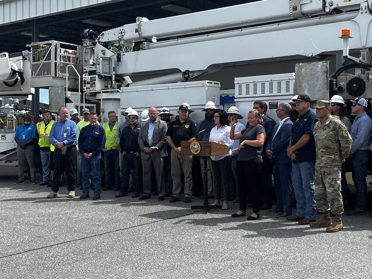 “Very special thank you to the employees standing behind me today because they are the ones who leave their families to go out for days, possibly weeks at a time …they work tirelessly to ensure customers are getting their lights back on.” @DE_FLPresident #Idalia