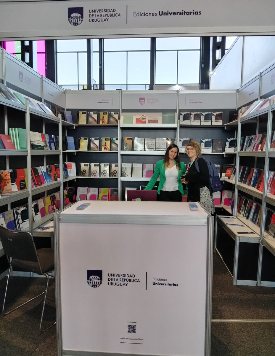 RodrigoArim1's tweet photo. Hoy se inauguró la Feria Internacional del Libro Universitario (FILUNI), en la UNAM, México.
Este año, la Udelar participa por primera vez con un stand propio en este evento que congrega editoriales universitarias.
La @UNAM_MX no sólo ha tenido  la generosidad de invitarnos a participar.  
Seremos  la Universidad invitada de honor de la edición 2024 de la FILUNI, lugar que ocupa la Universidad de Texas en Austin en 2023. Ya nos estamos preparando para ese desafío. 
 Otro espacio y oportunidad para articular e integrar nuestras universidades en la región.