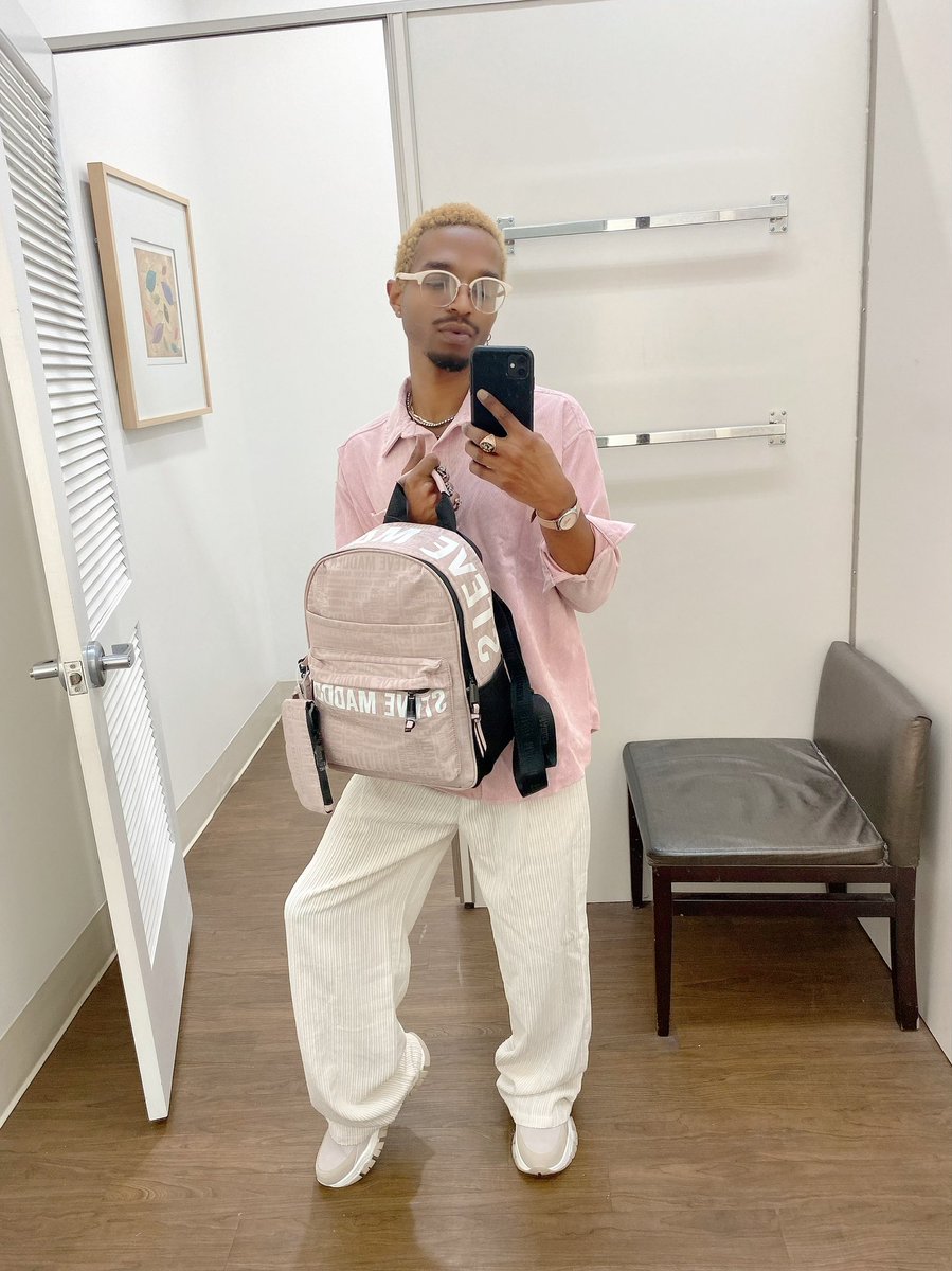 NIKONtheSTYLIST's tweet image. *NAME THIS SONG*
I 👀 it. I ✅ it. I 🩷 it. I 💪🏽 it.
@macys 
#thinkpink #stevemadden #kennethcole #on34thstyle #styleinspiration #fashionstylist #personalstylist #iworkatmacys #macystylecrew #macys #versace