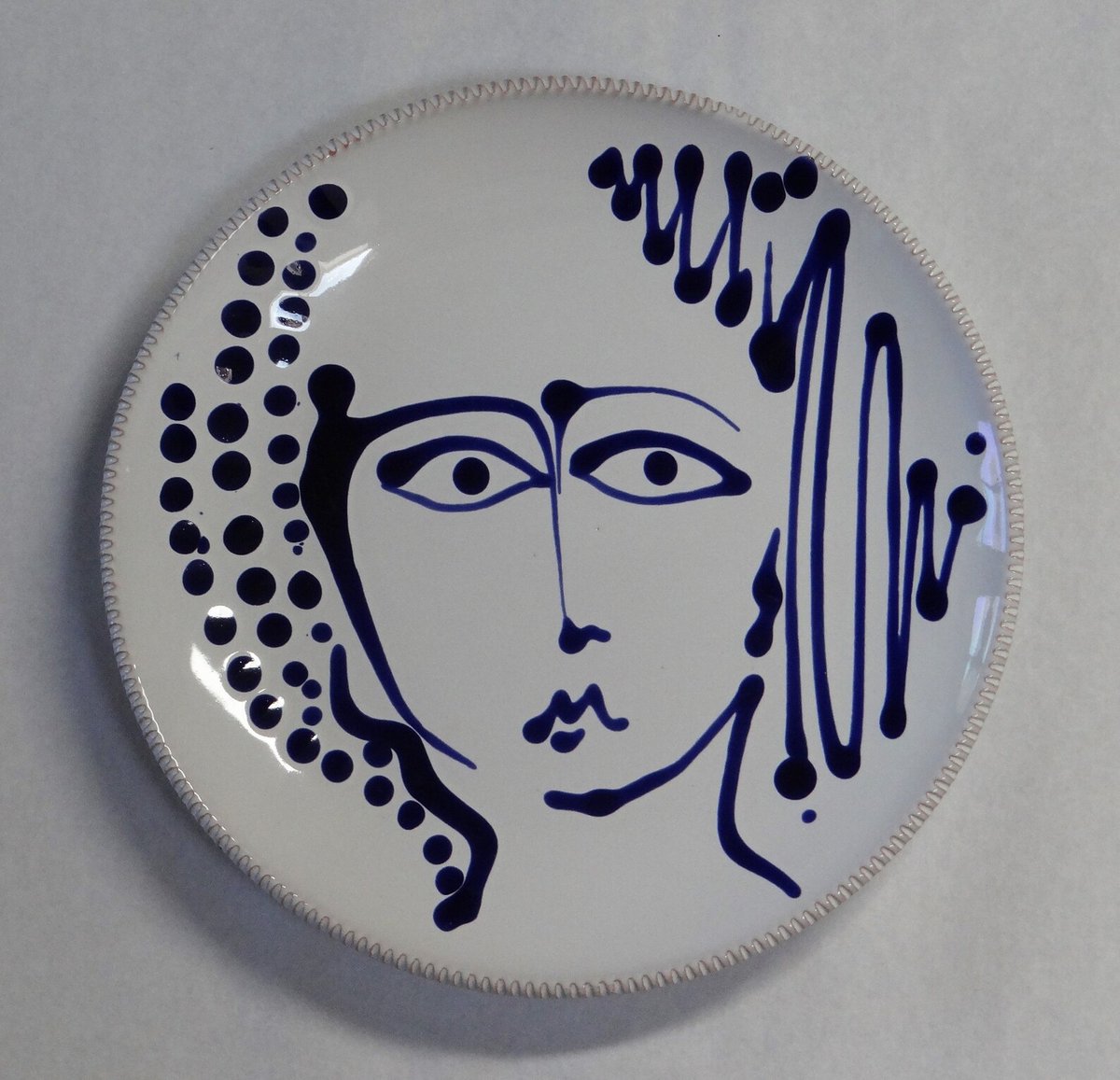 Plate decorated with a woman's face, Italian ceramics #handmade #pottery #Italy #Collectible #plate #decor #home #homedecor #interiors #shopsmall #supportsmallbusiness #womaninbizhour #vintage #vintageculture  #vintage4sale #gifts elementsdeco.etsy.com

 etsy.me/44yiJXL