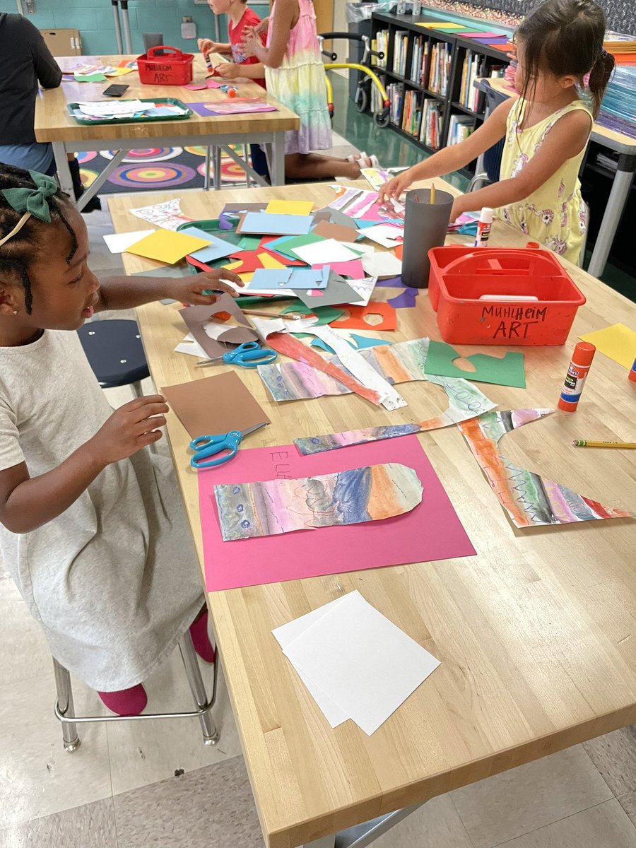 AhYoungah76's tweet photo. VHE kindergarteners showing out with these cool line monsters! @owlthingsart @TerryHarness @msbringslid @APS_VHE @apsupdate @MsCorreaATL https://t.co/SO23p184bP