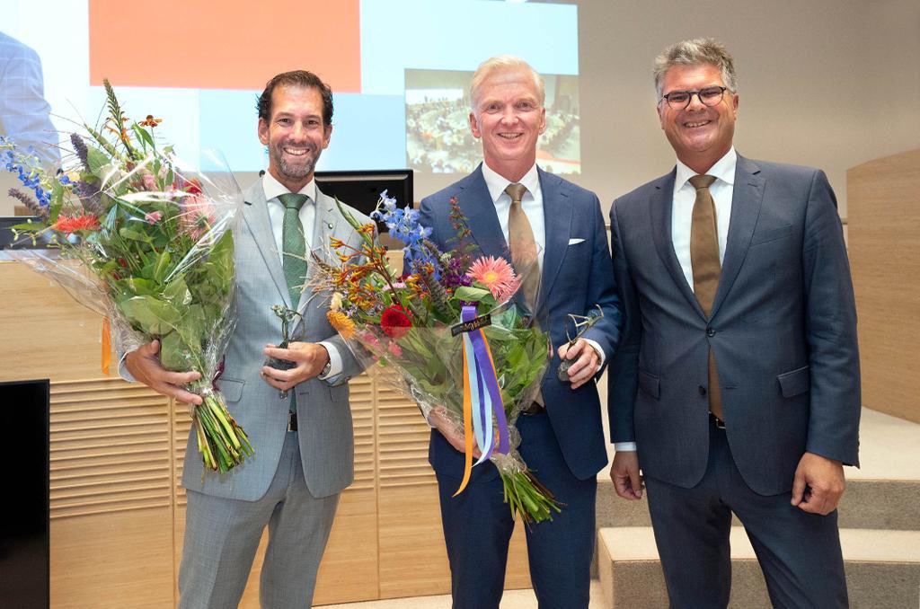 ProvUtrecht's tweet photo. Provincie Utrecht nam vandaag afscheid van @RobertStrijk en @ArneSchaddelee als gedeputeerden. CvdK @HansOosters : “Veel dank voor jullie belangrijke werk en grote inzet voor onze geliefde provincie!” https://t.co/ZbD7kHWduB