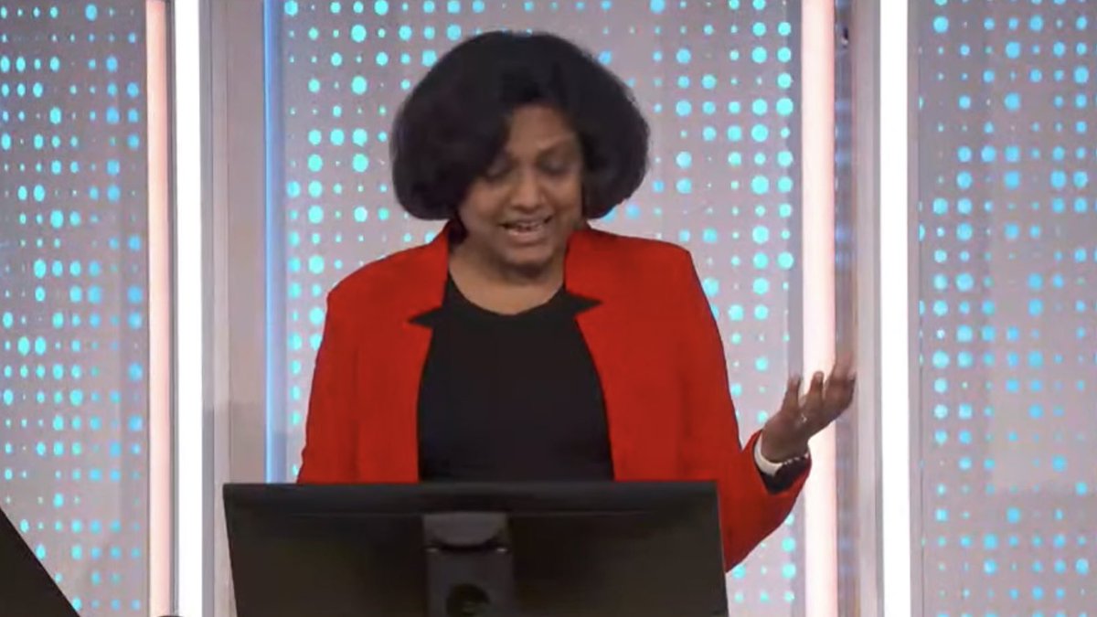 sarbjeetjohal's tweet photo. .@pvergadia is killing it with the demos of #DuetAI during #GoogleCloudNext!

#Crispness #Enthusiastic #InspiringTone @rseroter https://t.co/wj7PhLzeZB