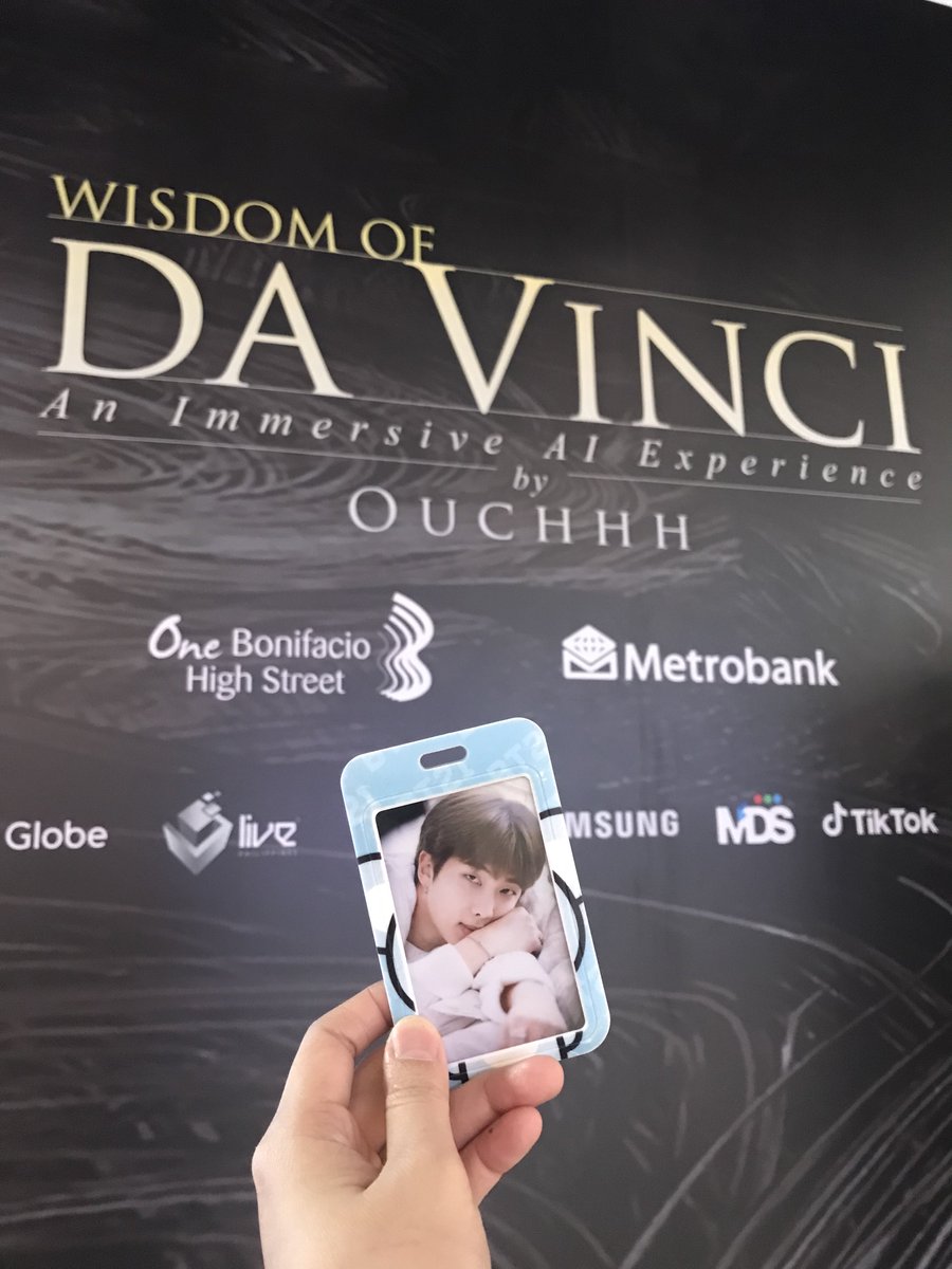 MisisKimNamjoon's tweet photo. Went for an Art Date with Namjoon over the weekend 🥰 #DaVinci #BGCimmersive #Ouchh https://t.co/TRTzBQIdiB