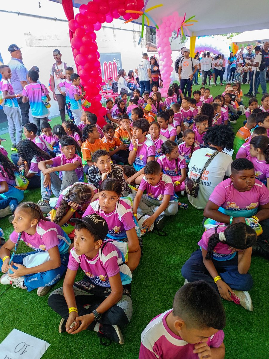 Banavihaldia's tweet photo. #BanavihInforma🗣️||Hoy inicio
la segunda temporada del Plan Vacacional “𝑪𝒐𝒏𝒔𝒕𝒓𝒖𝒚𝒆𝒏𝒅𝒐 𝑷𝒂𝒕𝒓𝒊𝒂” garantizando el disfrute de las hijas e hijos de los trabajadores de la cartera de Hábitat y Vivienda. https://t.co/fbDaB5LMVw