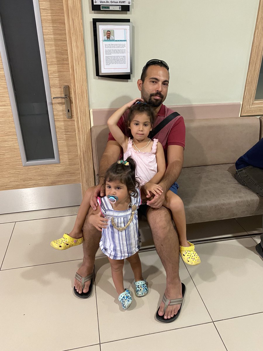 Bu cocuklarin hakki degil mi babalarinin yaninda uyanmak?

#ilemrivakti

<a href="/RTErdogan/">Recep Tayyip Erdoğan</a> 
<a href="/Yusuf__Tekin/">Yusuf Tekin</a> 
<a href="/EmineErdogan/">Emine Erdoğan</a> 
<a href="/cftcblnt/">Bülent ÇİFTCİ</a> 
<a href="/dbdevletbahceli/">Devlet Bahçeli</a>