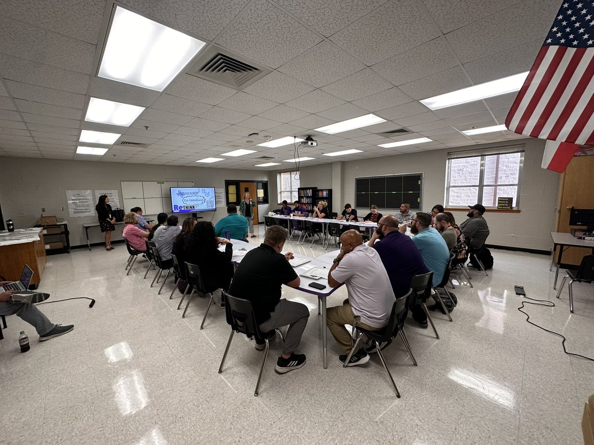 GoodnightSMCISD's tweet photo. Teachers engaging in a coteach model PD and all about the symbiotic relationship of having 2 experts in the room! #ogms #smcisd https://t.co/KVKV5p5Rzw