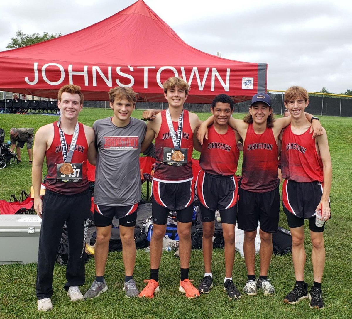 JHSJohnnies's tweet photo. 8/26 CC recap:
JHS Boys finished 9th. Cameron Beverick finished 16th of 245 😯
JHS Girls finished 11th. Reece Savage finished 2nd place &amp; Allison Bonito 43rd of 173 🥈
JMS Boys finished 8th. Cam Dodson had a career PR ⏱️
JMS Girls finished 14th. Ella Heibel finished 5th of 192 💨 https://t.co/jBhi6yVOwz