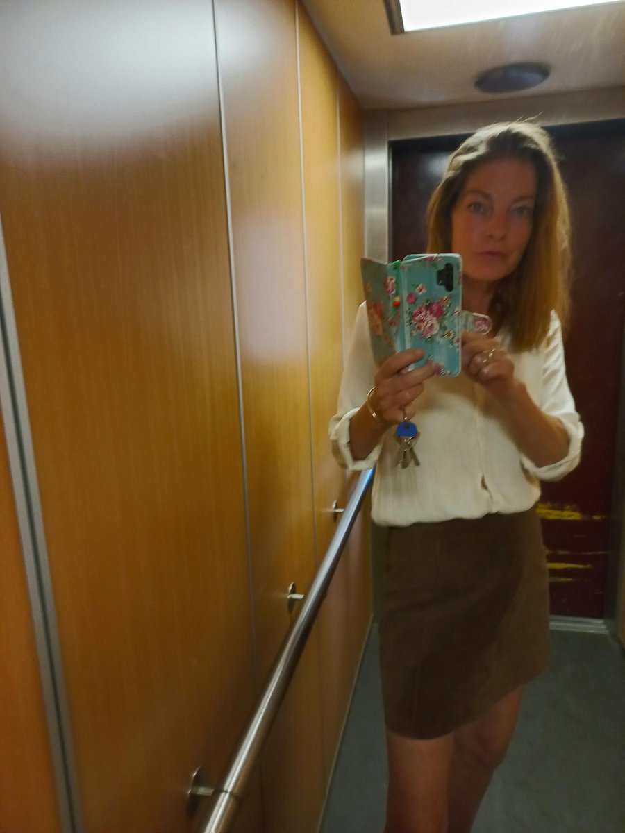 Poesjen𝕏 tweet media