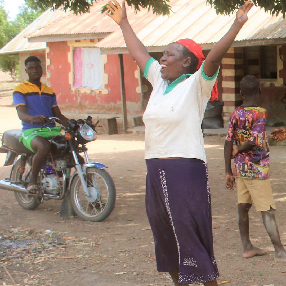 A new well in Angwan Musa Akpaki, #Nigeria, has made a life-changing difference! Women used to collect #water from a dirty pond. Today, they &amp; 100s of kids &amp; adults have the safe water they need. "We do not have the exact words to be used in thanking you for this great gesture."