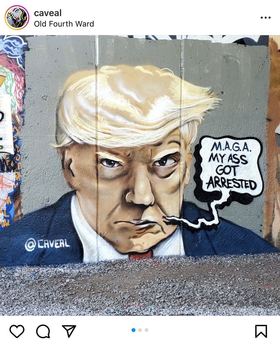 patriottakes's tweet image. MAGA folks thought a street artist was honoring Trump. He was actually mocking him.