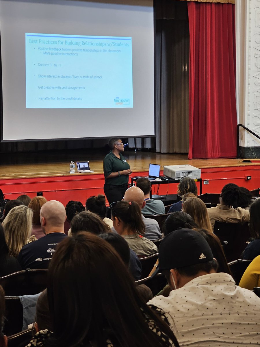 A full house of new <a href="/ChiPubSchools/">CPS - Chicago Public Schools</a> teachers at the first meeting of  <a href="/cpsnewteachers/">CPSnewteachers</a> SY23 cohort!