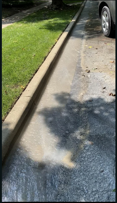 Hhhhelloo's tweet photo. @KCMO311 @kcmowater This has been spewing for over a week, 54st between Sunset and Belleview. Seems wasteful - Is that normal? https://t.co/dpl91ux2DO