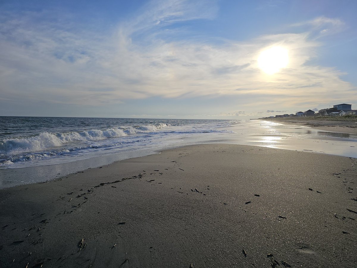 producerBIGD's tweet photo. The calm before the storm in Oak Island, NC
 @EdPiotrowski https://t.co/5TmSa6GwAH