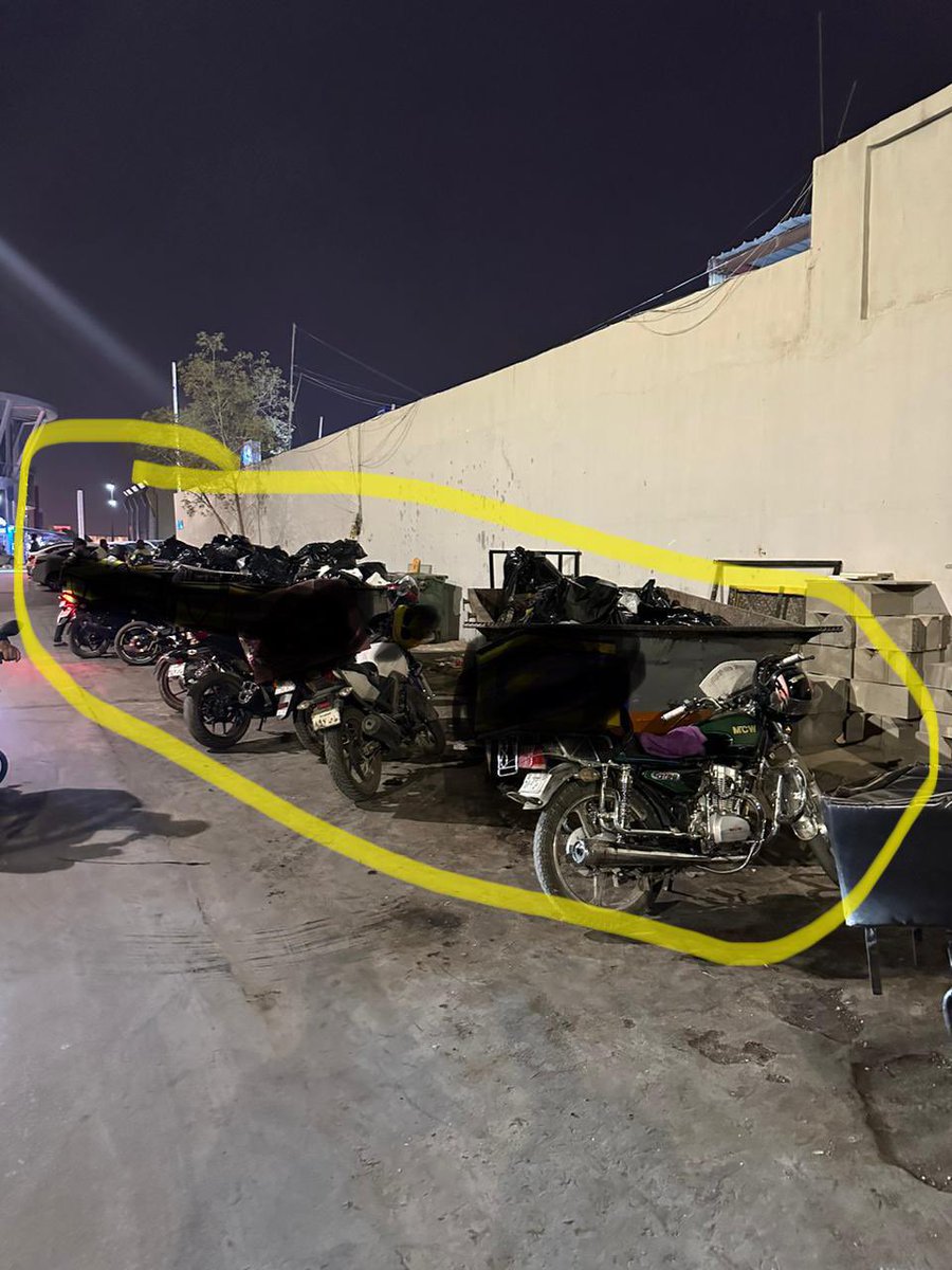 🚨هل من مُجيب ⁉️

🚨هل من مُشرع ⁉️

🚨هل من مُنصف ⁉️

🚨المطاعم VS تطبيقات التوصيل 🚨

شركاء اليوم اعداء اليوم مُش الغد 
 (حاميها ،،، عفواً سقط الراء سهواً )

🚨شركاء في المبيعات و اعداء لعدم وجود مظلة رقابيه مُشرعه و ايميل مفقود في سلة المهملات 🚨

والله لا اتحدث إلا للمصلحة