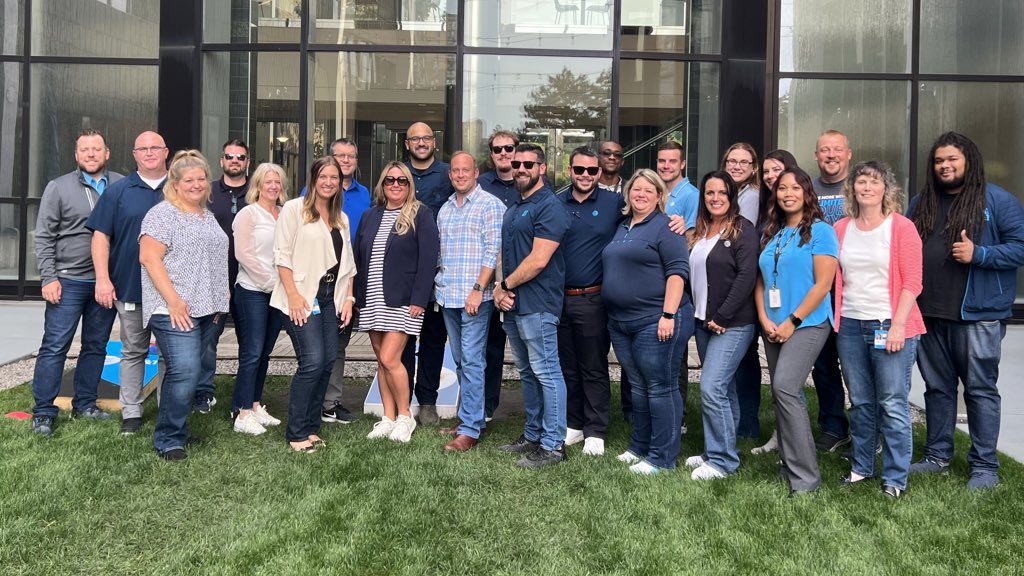 BOLD Northern Plains Leadership Strategy session! Getting our plans dialed in to finish 2023 strong!!

#BOLDNorthernPlains #GoWest #LifeAtATT