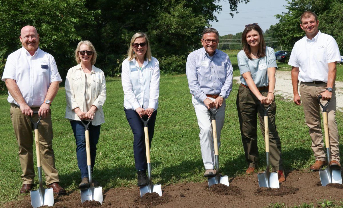 Farm Foundation celebrated the groundbreaking of its new Innovation and Education Center at the historic #CaseyFarm. #Openlands protected the 12-acre site with a #ConservationEasement, preserving essential features for the future. Learn more: ow.ly/VrJA50PFIr4
