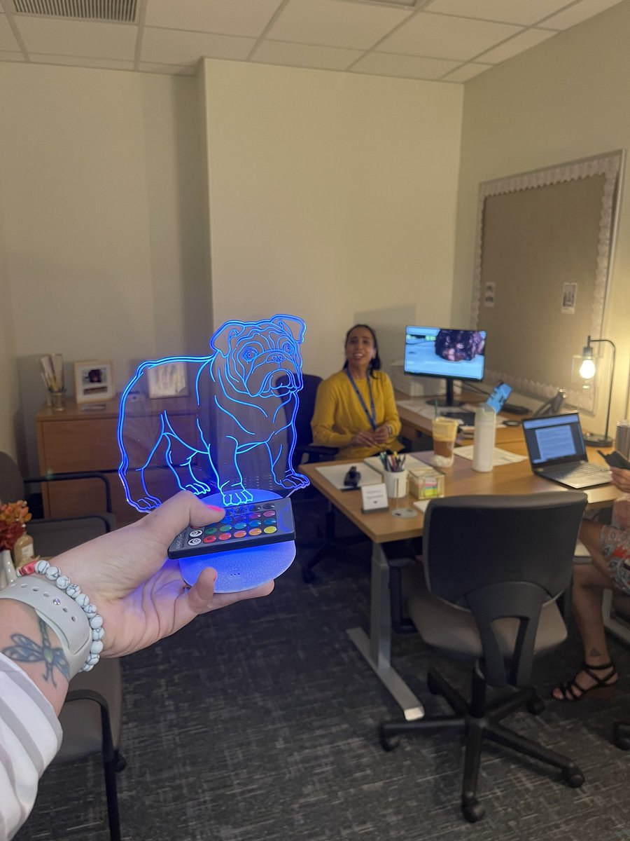 Today we delivered our glow up bulldogs to recipients of the most BULLDOG BLASTS! (Shout outs from staff)

💙🩵