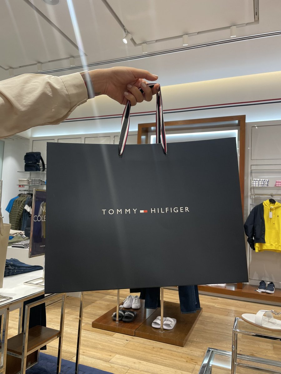 Sale dinámica de una marca única en Altaria 😎
𝐏𝐚𝐫𝐭𝐢𝐜𝐢𝐩𝐚 𝐲 𝐆𝐚𝐧𝐚 | Una playera tipo polo de <a href="/TommyHilfiger/">Tommy Hilfiger</a> 👕

Solo tienes que:
Dar 🔁
Seguirnos 👍🏻
Usar en los comentarios el #CCAltaria 

*El ganador será dado a conocer mañana a las 5:00 pm

#CCAltaria