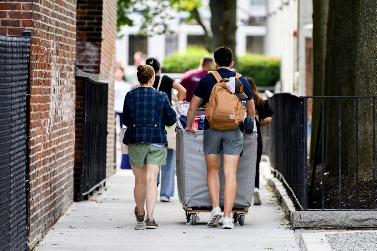 Northeastern's tweet photo. Huskies are on a roll toward the fall semester. 📚 📦 https://t.co/W4WcJcFEt2