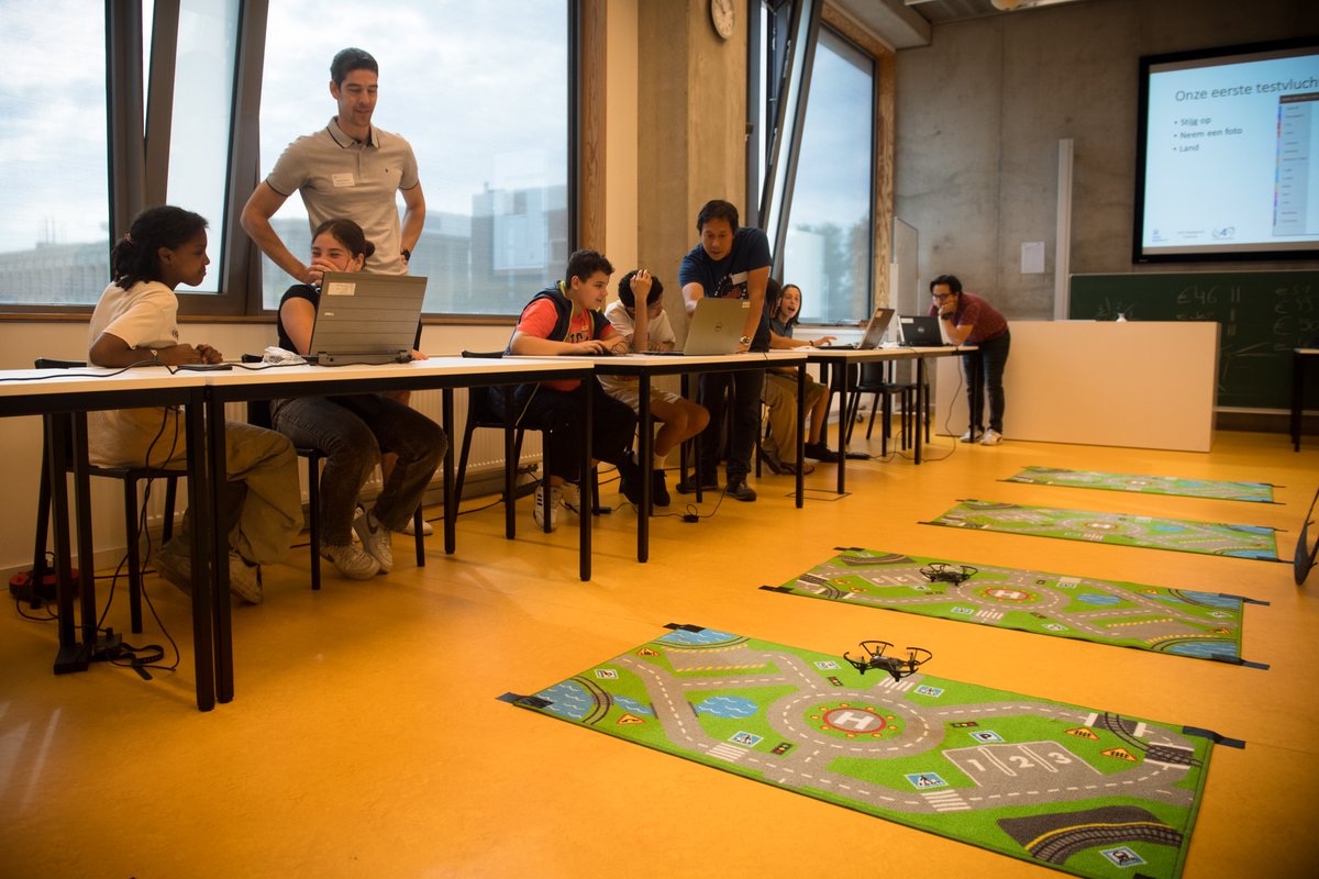 URC_UGent's tweet photo. Last week, the URC participated in Zomerwijs, a summer school for children where we offered them the opportunity to program drones to stimulate their interest in STEM! It was a big success! @ugent_fea https://t.co/ggqTPv29Ag