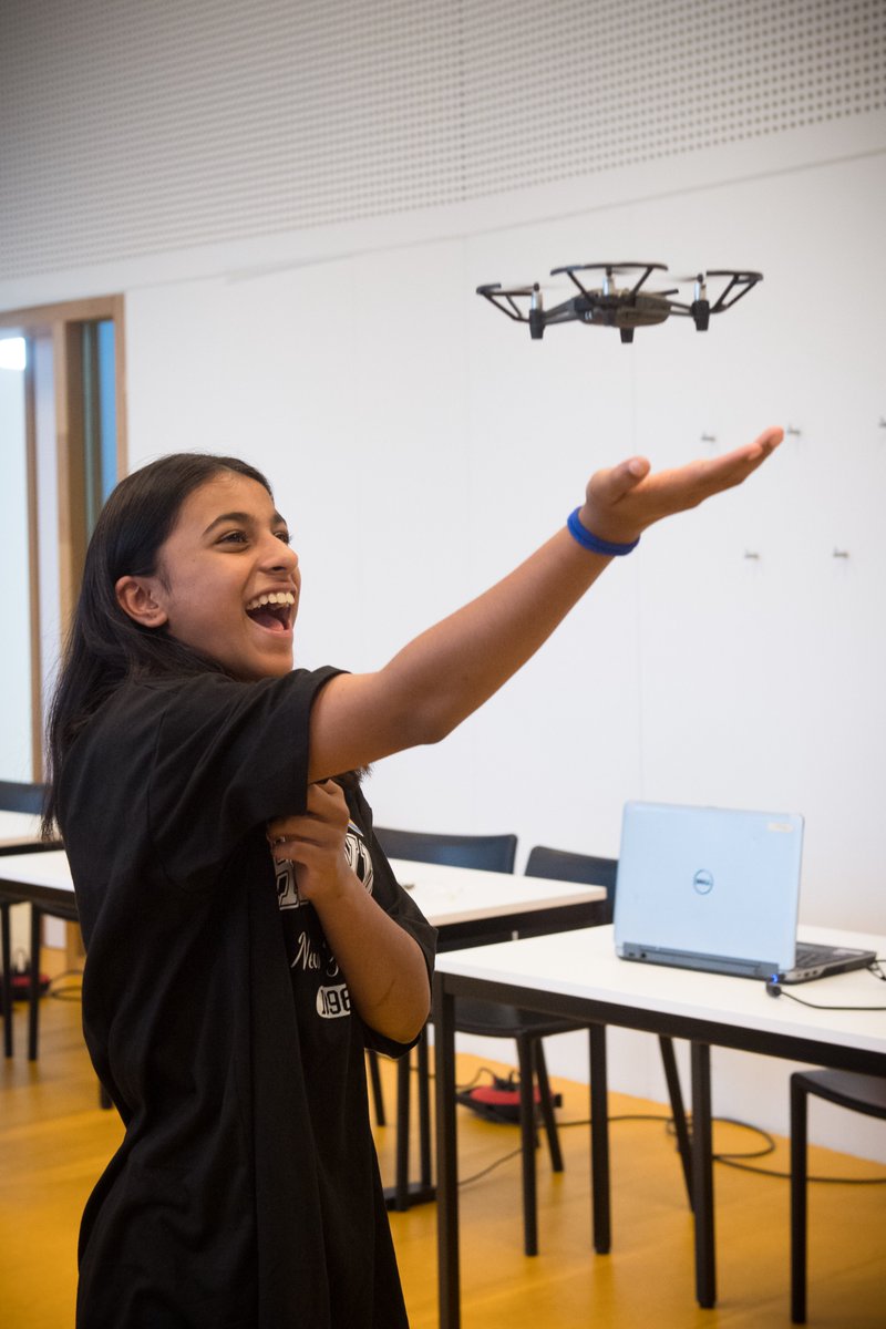 URC_UGent's tweet photo. Last week, the URC participated in Zomerwijs, a summer school for children where we offered them the opportunity to program drones to stimulate their interest in STEM! It was a big success! @ugent_fea https://t.co/ggqTPv29Ag