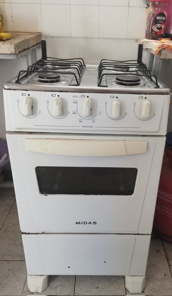 monigogo3's tweet photo. VENDO TOODO ME VOY A LA MIERDA ✈️
Vendo por viaje, aire, lavarropas, cocina, tele voy a ir subiendo 🙌por si a alguien le interese.
Favor rt para ayudarme a vender mis cositas 🥺 https://t.co/eEmK0ByXoD