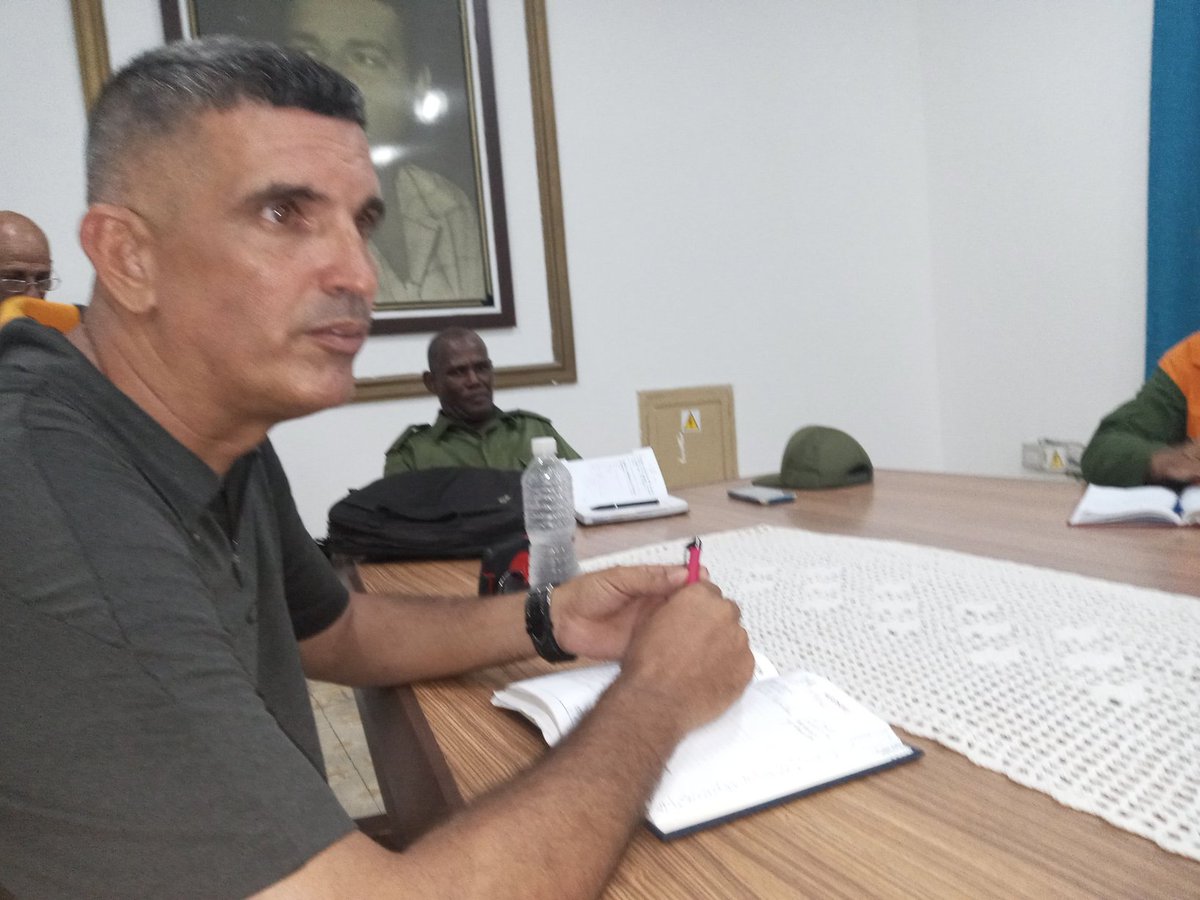 mariofsabines's tweet photo. 👉Intercambia @SuselyMorfaG secretaria del @PartidoPCC y @CaridadPoey vicegobernadora en #Matanzas con grupo de trabajo de #Cardenas para evaluar las medidas de saneamiento y protección. 
 @OsnielCrespo https://t.co/3xfXOryFRN