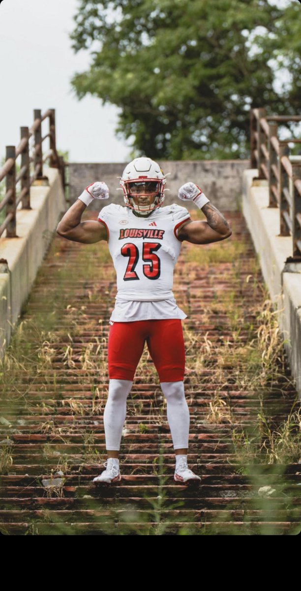 LVILLEUPDATES's tweet photo. GAMEDAY THREADS🔥🔥🔥 https://t.co/SW1db8G2wb
