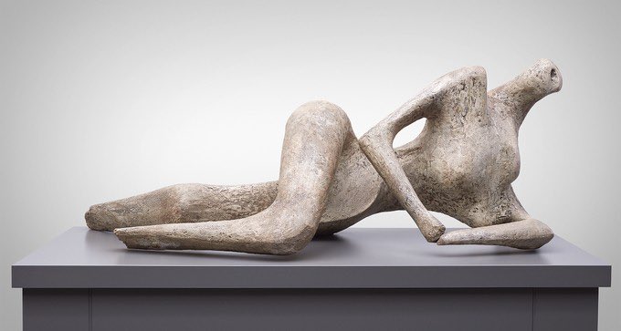 RaisingArtists's tweet image. I feel like the @ARITZIA + Wilfred might have borrowed some inspiration from Henry Moore’s plaster and bronze maquettes. 🗿 As an #ArtEducator it makes me so happy to see that art is everywhere we look 👀 ❤️ || @YorkdaleStyle @agotoronto @Tate