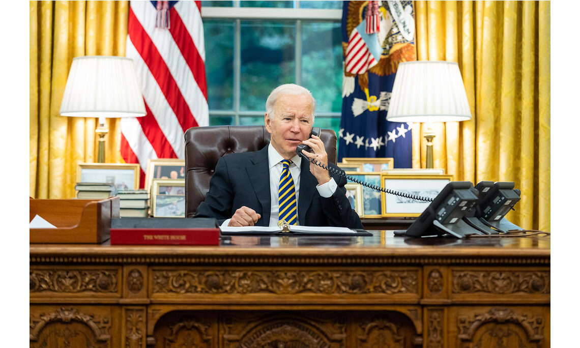 ProjectLincoln's tweet image. Trump acts like a toddler. Biden is the adult in the room. Which is more presidential?
