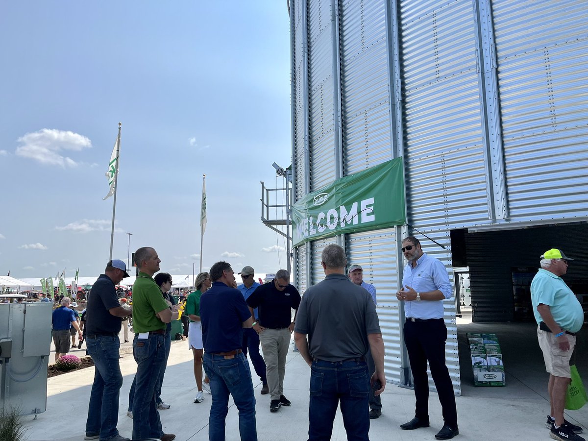 Chris Riley tweet media