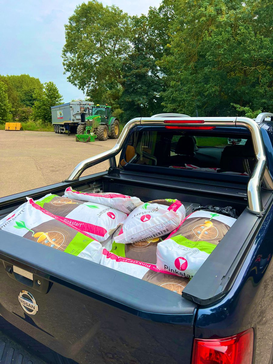 TimacAgroArable's tweet photo. PinKstart is delivered on-farm by our distributor @PayneNutrition on a short turnaround, ensuring our customer can start drilling their OSR promptly. Reach out to learn more about giving your crop the best start. 🌱🚜 #PinKstart #OSR https://t.co/MMexqFNOXa