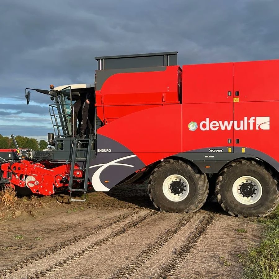 BartAgro's tweet photo. Vandaag dewulf Enduro afgeleverd en in bedrijf gesteld bij MTS Vaandrager in Luttelgeest. Van harte proficiat met deze aanwinst! @dewulf_group https://t.co/H7kl7YBXzH