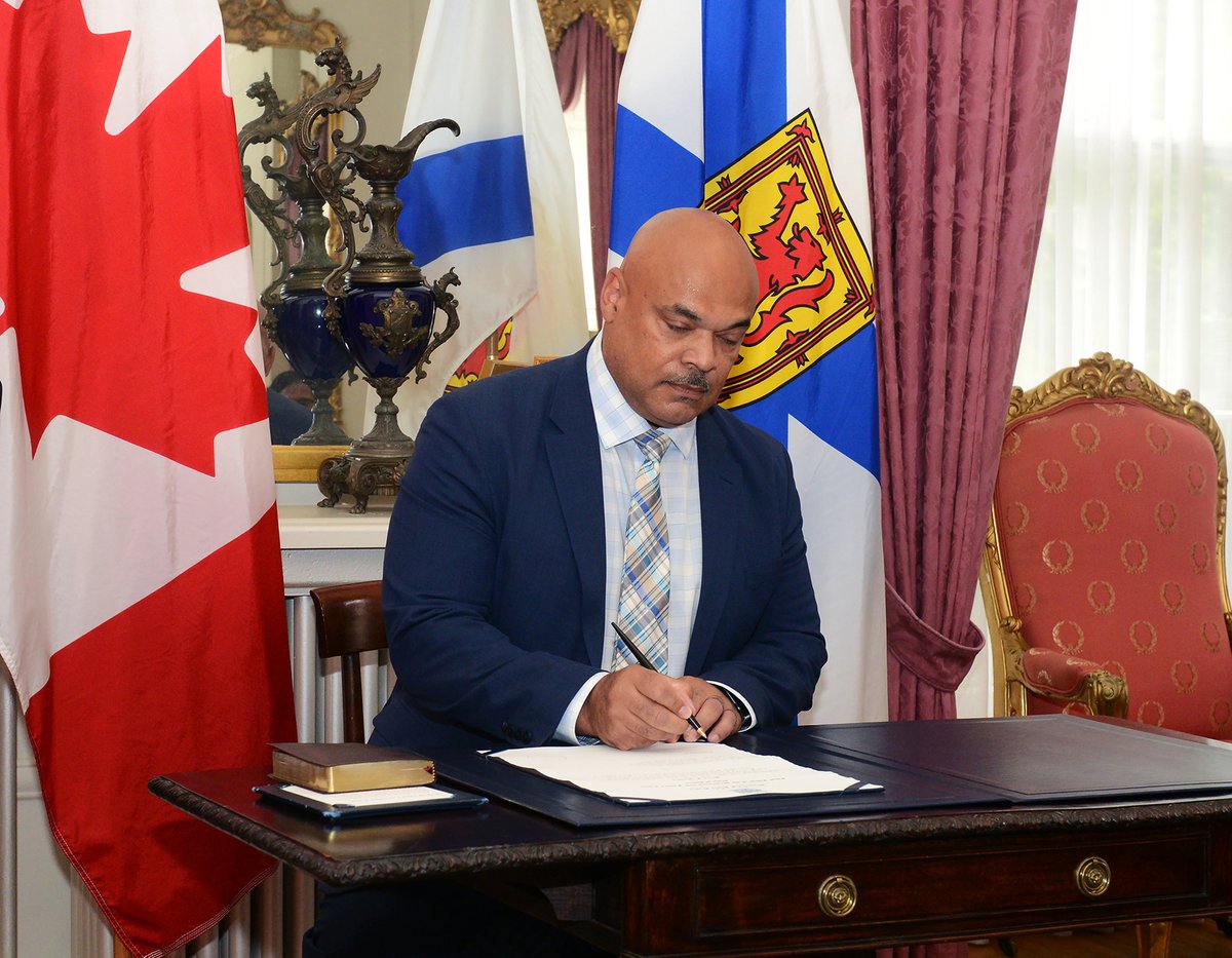LtGovNS's tweet photo. On Aug. 27, the Hon. Judge Perry F. Borden was appointed as the Chief Judge of the Provincial &amp; Family Courts of NS. The LtGov administered the Oath of Office during a swearing-in ceremony held at Gov House today.
Photos: https://t.co/r3W6vdzLFm
@CourtsNS_News @nsgov #NovaScotia https://t.co/QWtwG14XPq