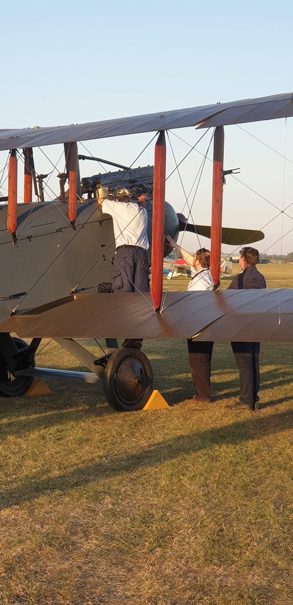 derek_rusling's tweet photo. Might need to brush my notes off on the ‘9’ This First World War Bomber is hopefully back in action soon! #DH9 #The9 https://t.co/0pTxwBBNfB