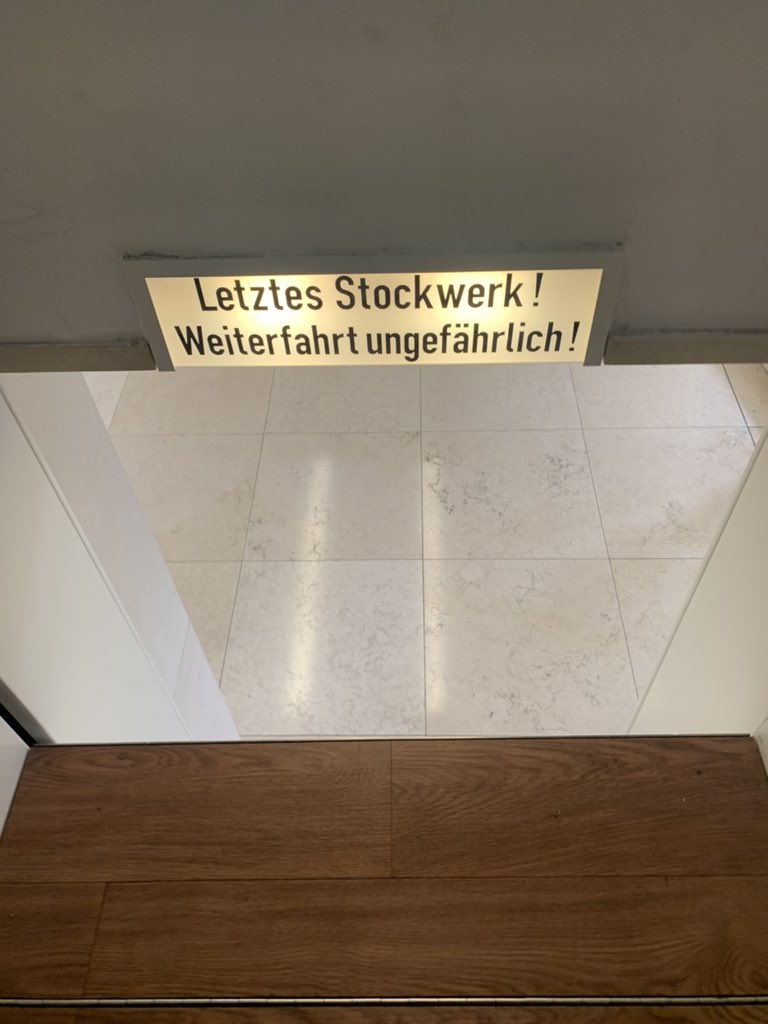 Pater Noster im Düsseldorfer Freshfields Office wieder im Betrieb! #Feldmühle