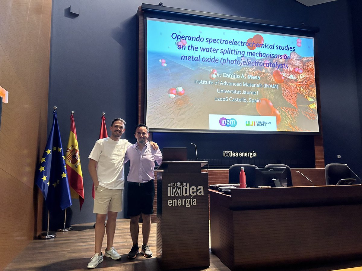Great talk by my dear @camesaz about spectroelectrochemistry for understanding catalityc mechanisms on solar fuels generation! @inam_uji @IMDEAEnergia @PhotonUp