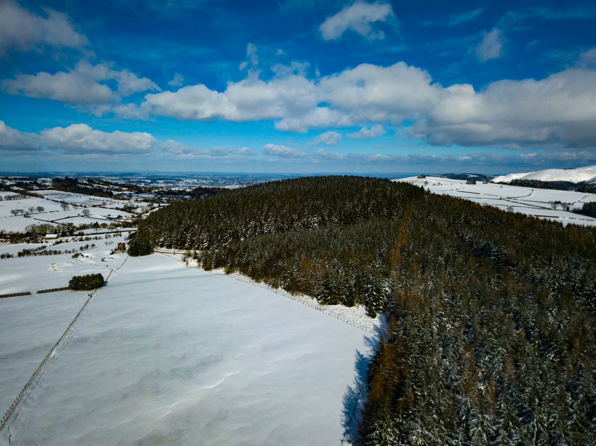 Creative260612's tweet photo. Shelve Wood in the snow ❄️ #Shropshire #djimavic #flymore 

Creative Outdoors can provide you with raw footage through to full post pro solutions. https://t.co/3yhraoVhdJ https://t.co/sdQfIBT6fL