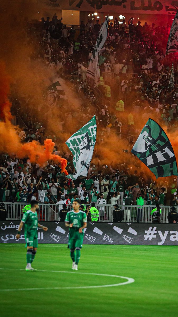 akram_tairi's tweet photo. مدرج عظيم 💚

#الاهلي 
#الأهلي_الطائي https://t.co/yJzuaPyCjJ