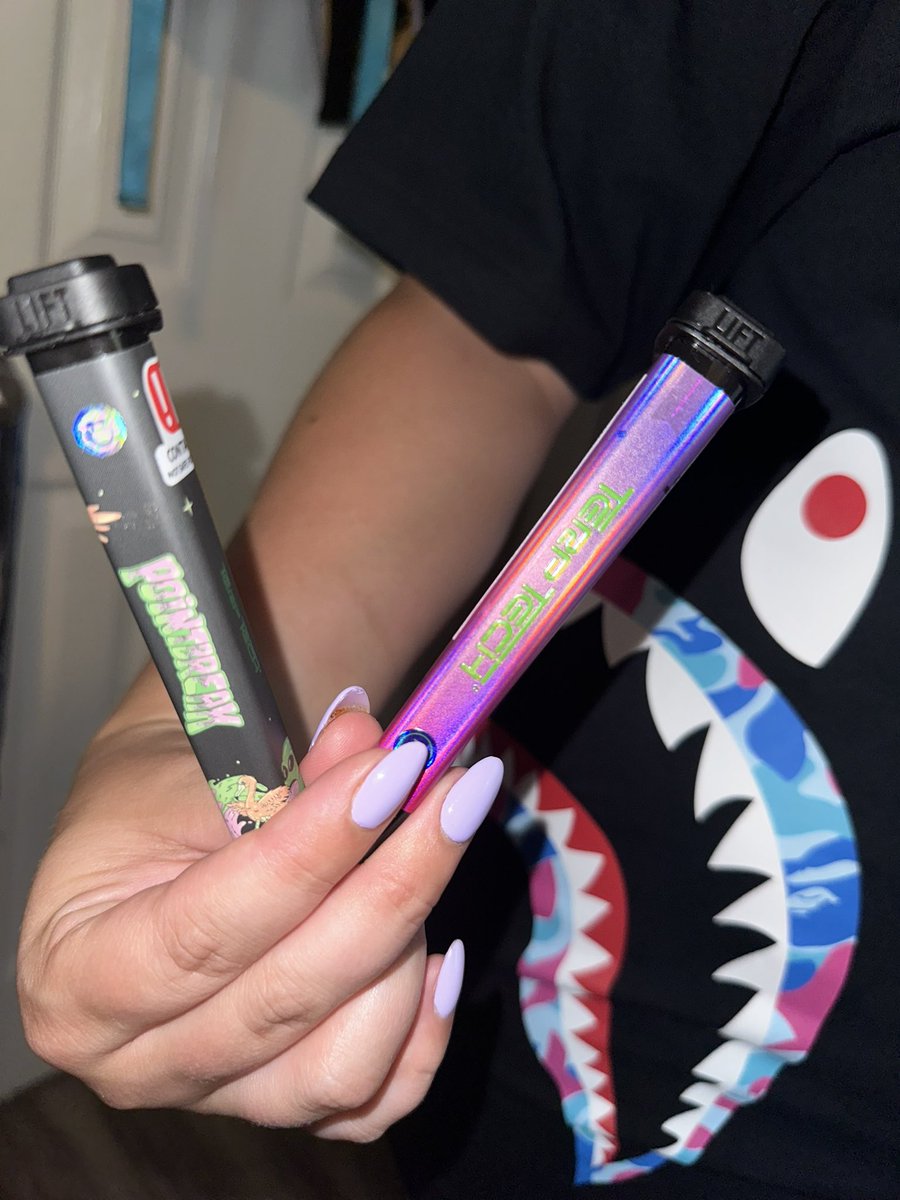 I raise to you one question…

Point Break or Permanent Marker? 🤔

#StrainWars #PointBreak #PermanentMarker #Smoklahoma #Oklahoma #TerpyTuesday