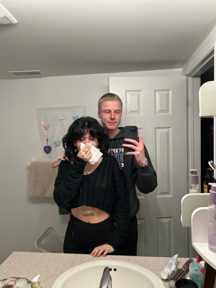 cherrywhine__'s tweet photo. this was alex and i after watching episode 3 of The Last of Us https://t.co/EZZdYLtNdG