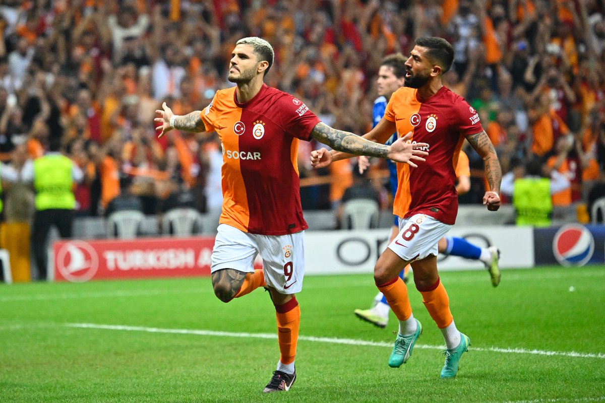 GalatasaraySK's tweet photo. “Tüm Türkiye'ye ezberlettiği şarkıyı şimdi Avrupa'ya dinletme zamanı... ” demiştik! 😉

𝙈𝘼𝙐𝙍𝙊 𝙄𝘾𝘼𝙍𝘿𝙄 🔥

#GSvMOL #UCL https://t.co/uaqghvOOHH