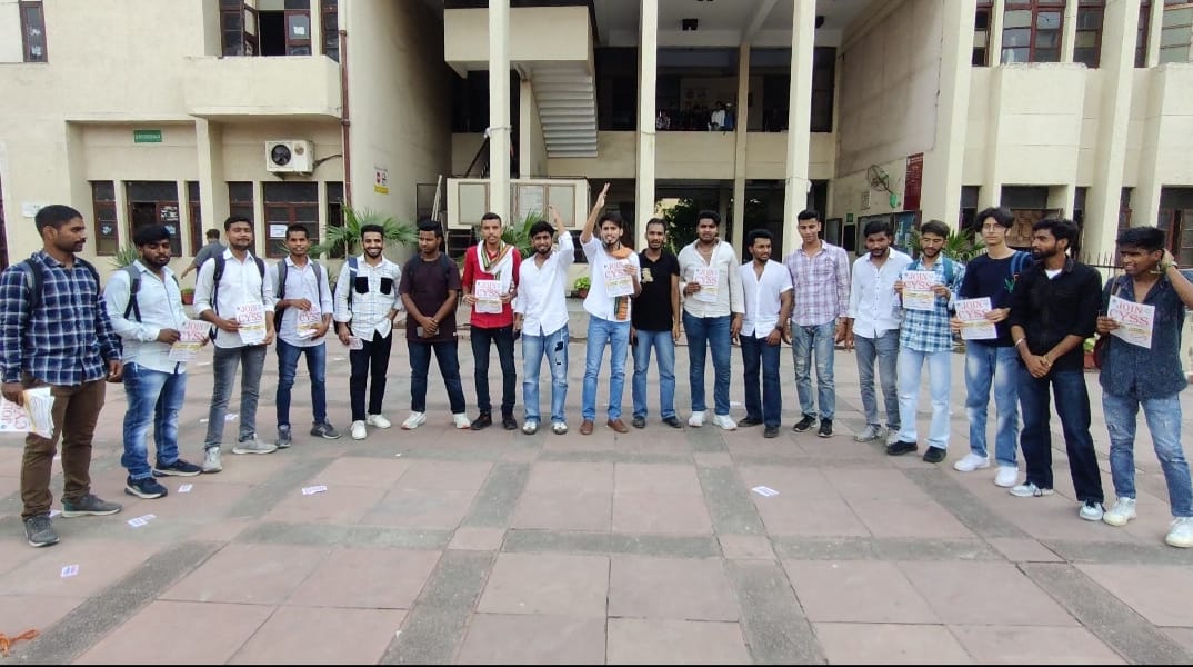 Avinash_DHT's tweet photo. Day: 2nd 

Just as people like Aam Aadmi Party, similarly CYSS, the student wing of Aam Aadmi Party, is also very much liked by the students of Delhi University.

CYSS is getting a lot of support from the students in the college of Delhi University.

#DUSU #cyss #joincyss https://t.co/VyAZbSPQ4k