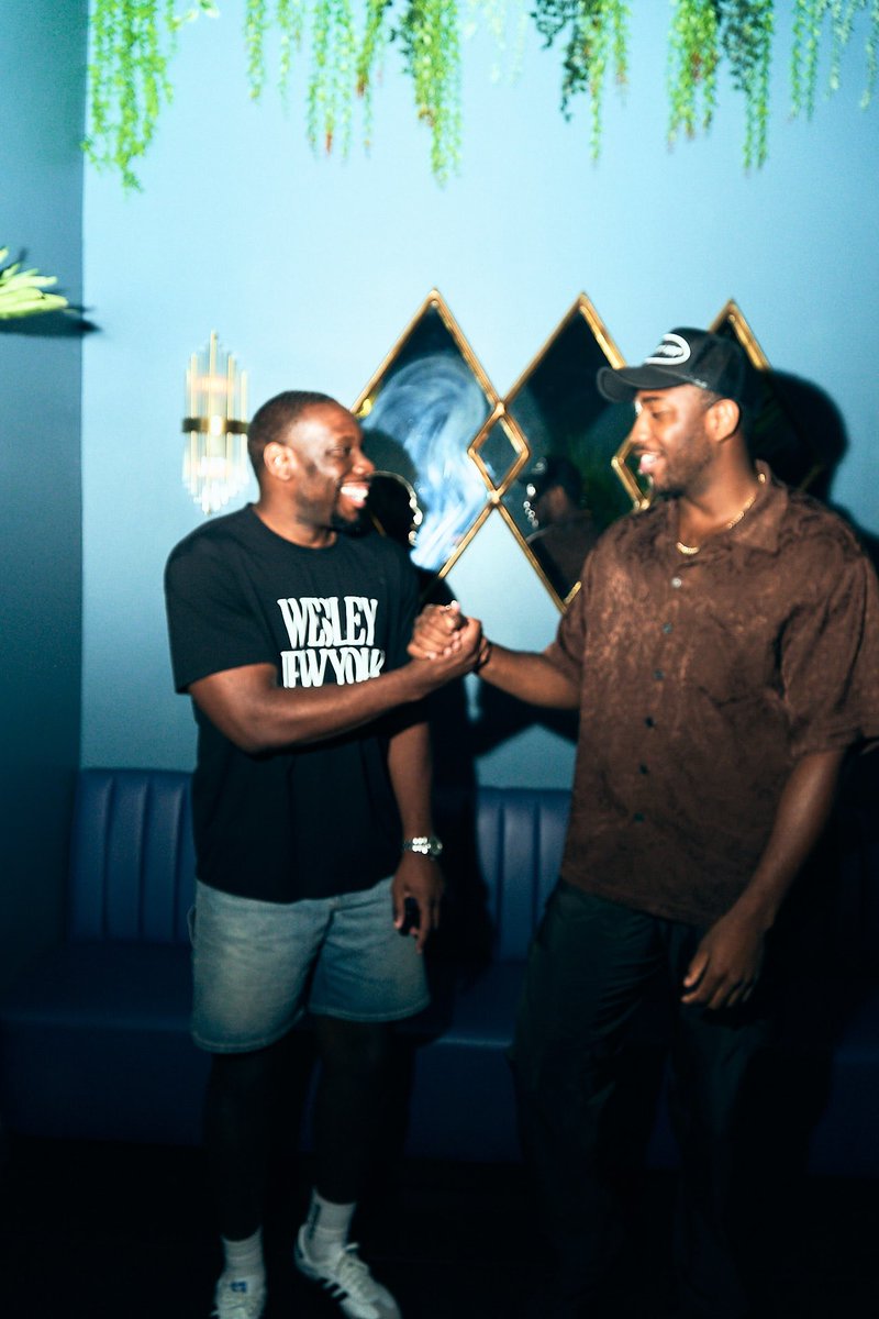 TutuThtGuy's tweet image. Ended up at the Wesley lounge 🍸